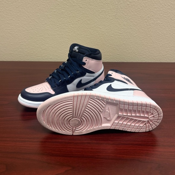 Nike Air Jordan 1 High Top - Picture 3 of 7